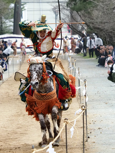 2017年3月　福岡・柳川市　三柱神社　流鏑馬奉納終了後の初陣　　射手見習い　永末　夏菜