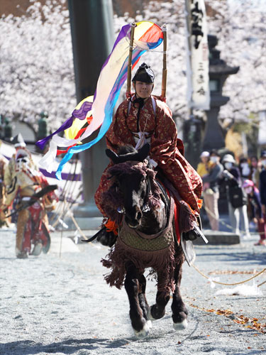 2022年3月　三柱神社　流鏑馬　母衣引き　樋口　里愛