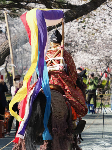 2022年3月　柳川市　三柱神社　流鏑馬　　母衣引き