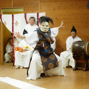 綱分八幡宮　放生会御神幸祭　神楽　岩戸