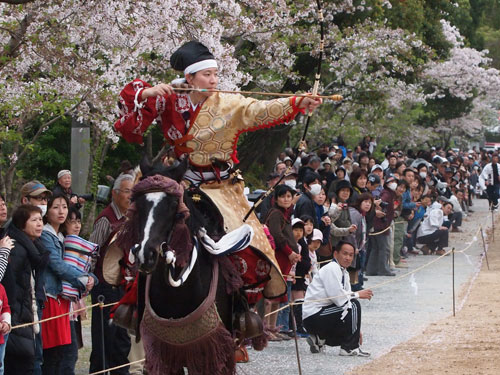 小笠原流流鏑馬　三柱神社　三の的